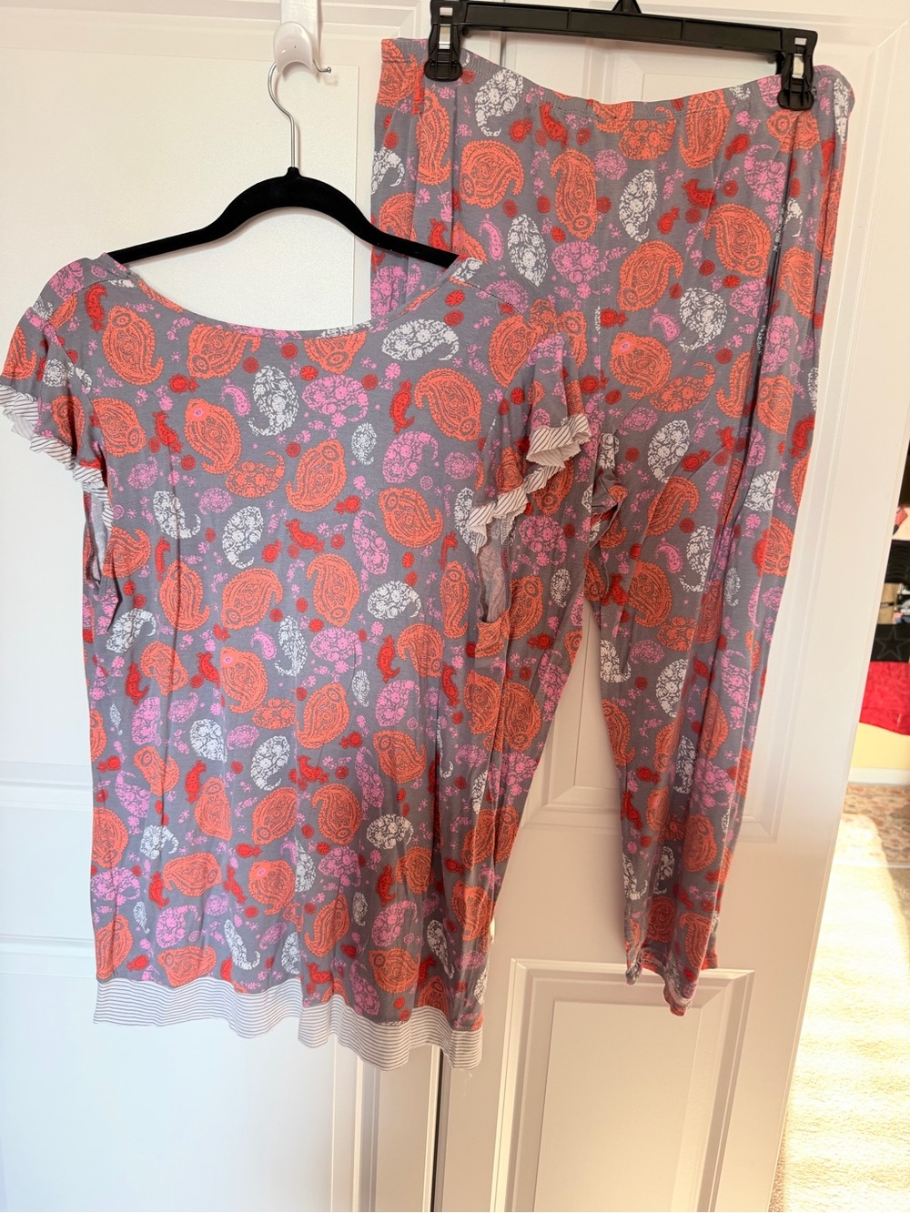 Ellen Tracy Gray Pajama Set with Coral & Pink Paisley - Picture 2 of 4